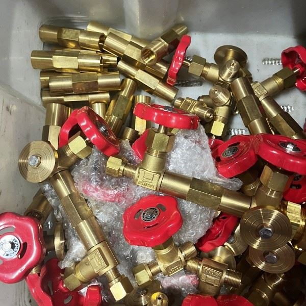 Control Pressure Gauge Needle Valve with flange manufacturers